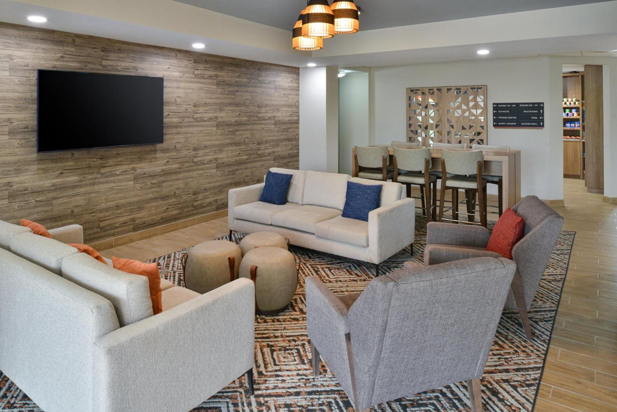 Hotel Candlewood Northeast By Ihg 2*