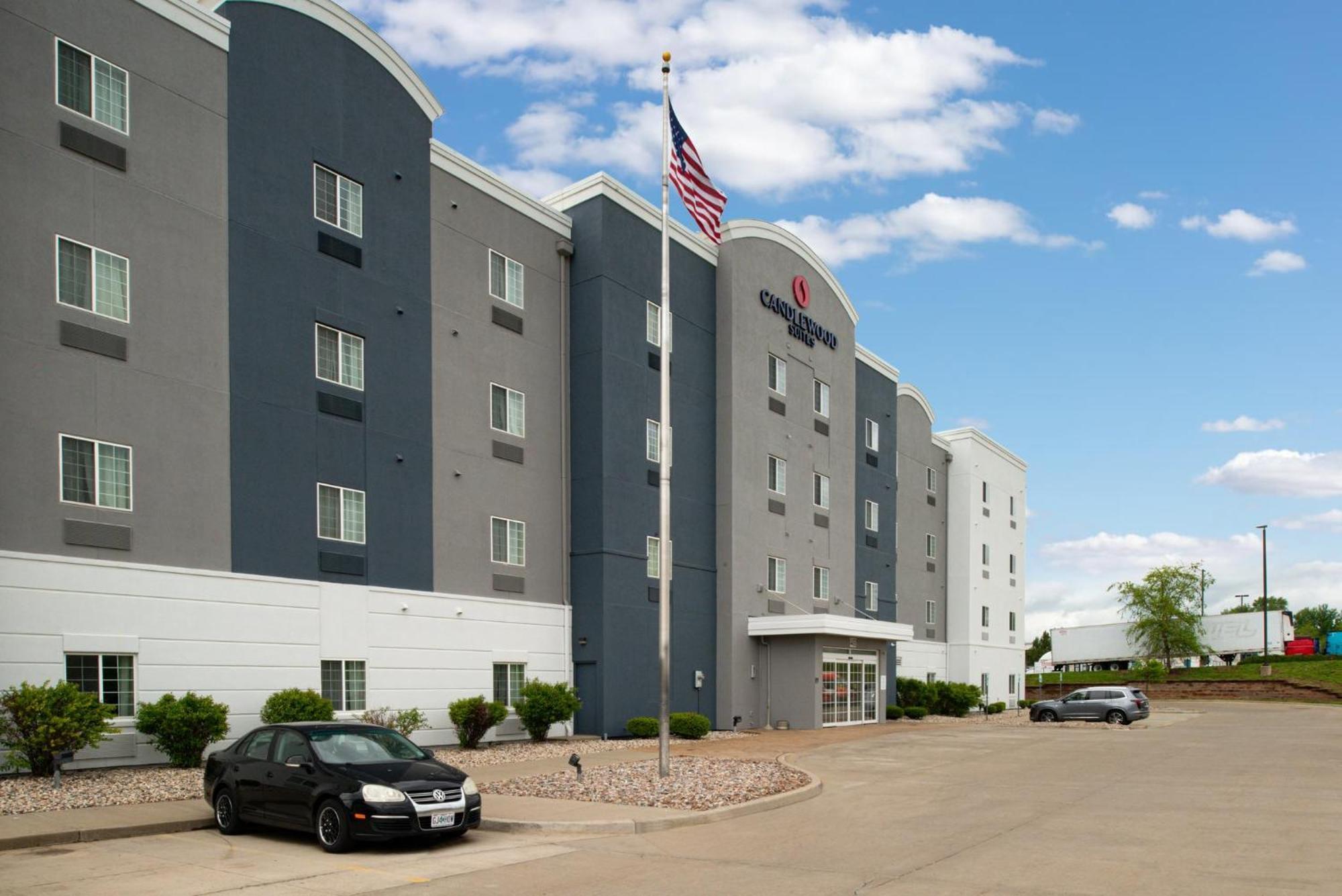 Candlewood Kansas Northeast By Ihg Kansas City