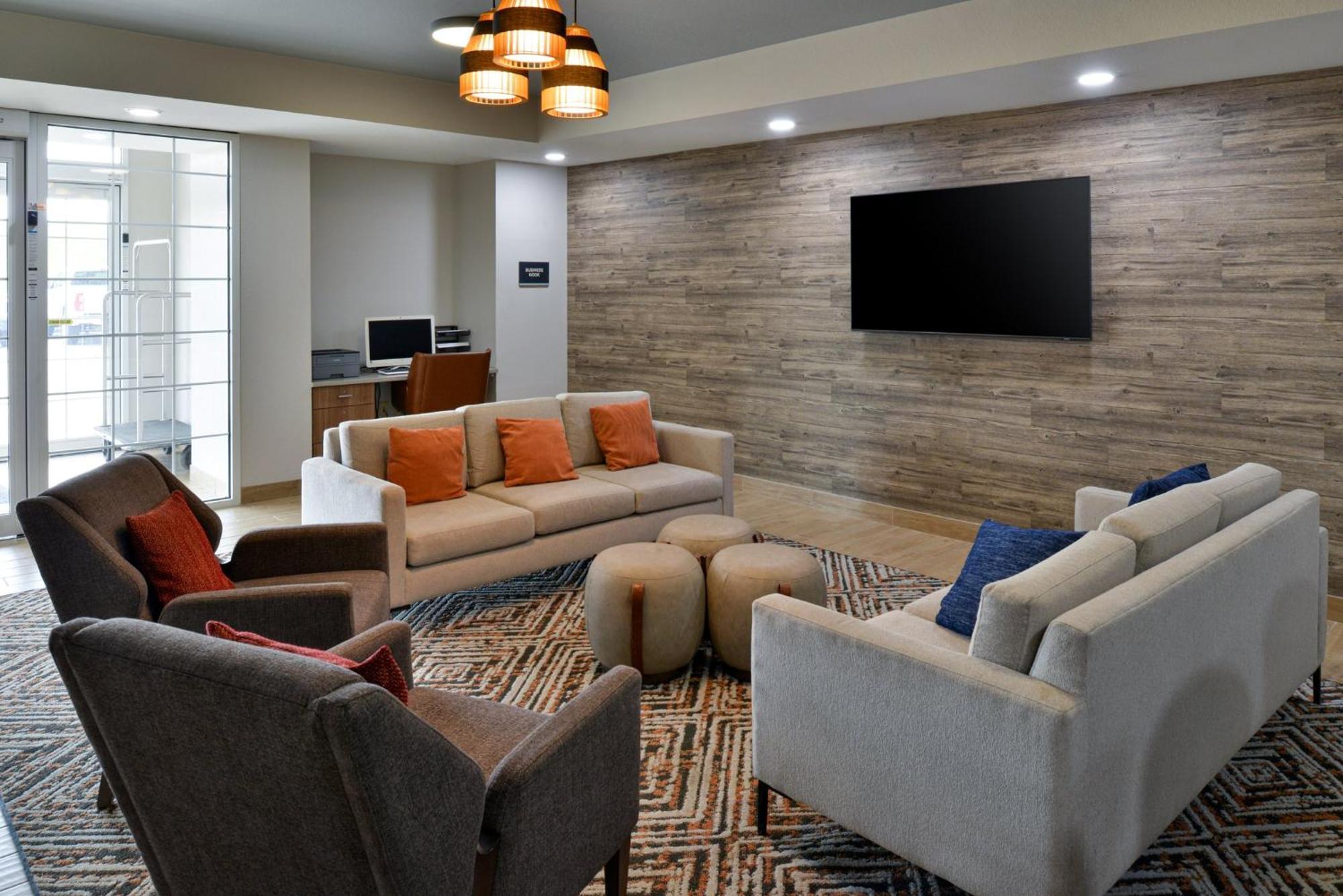 Candlewood Kansas Northeast By Ihg 2*