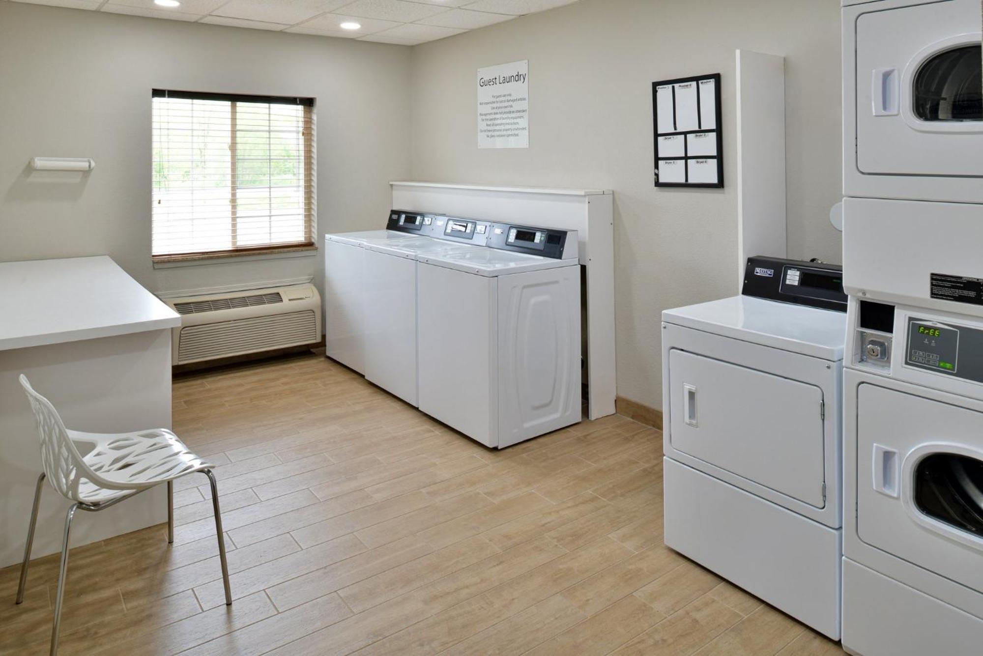 Candlewood Kansas Northeast By Ihg Kansas City