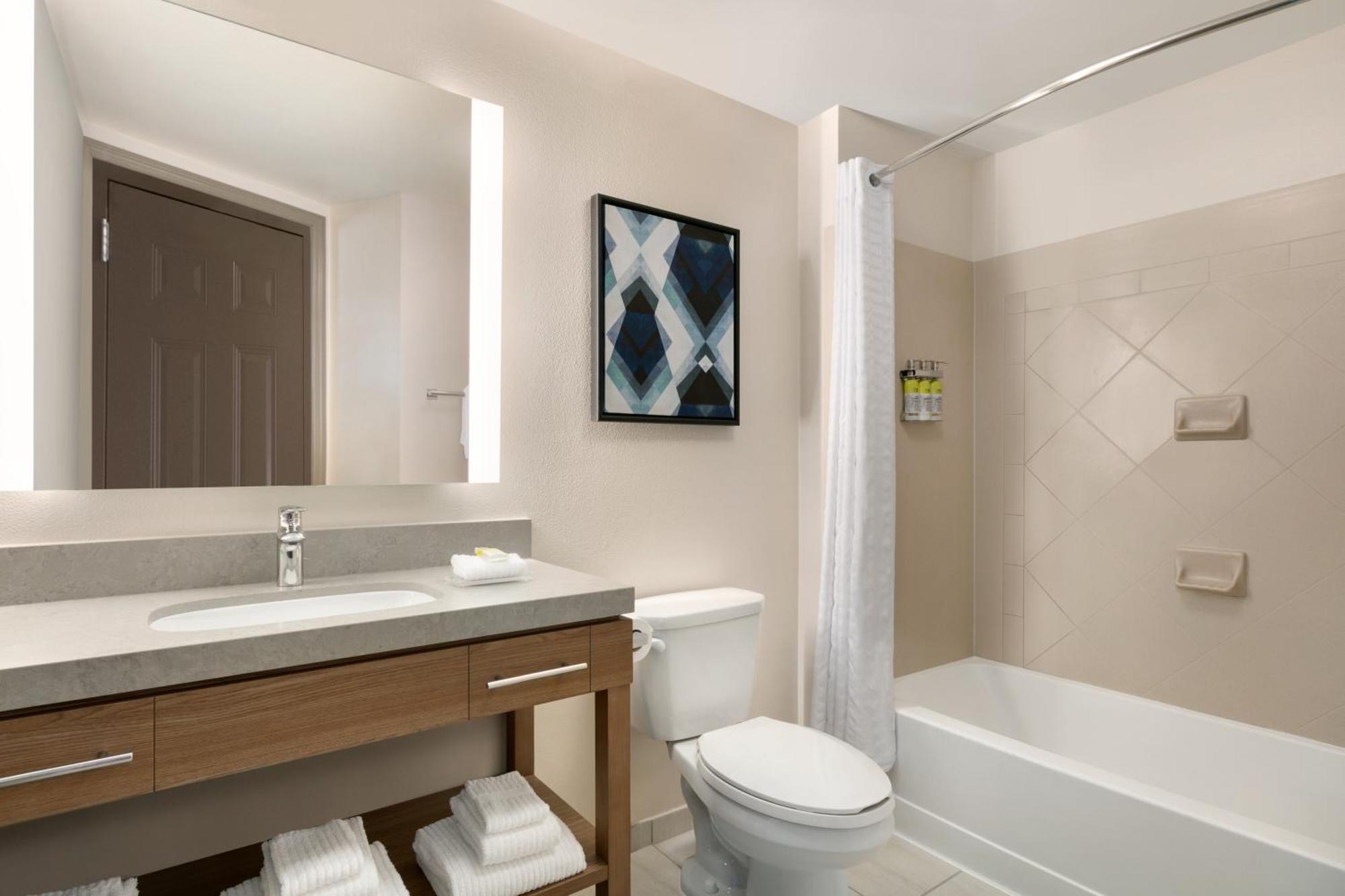 Hotel Candlewood Northeast By Ihg 2*
