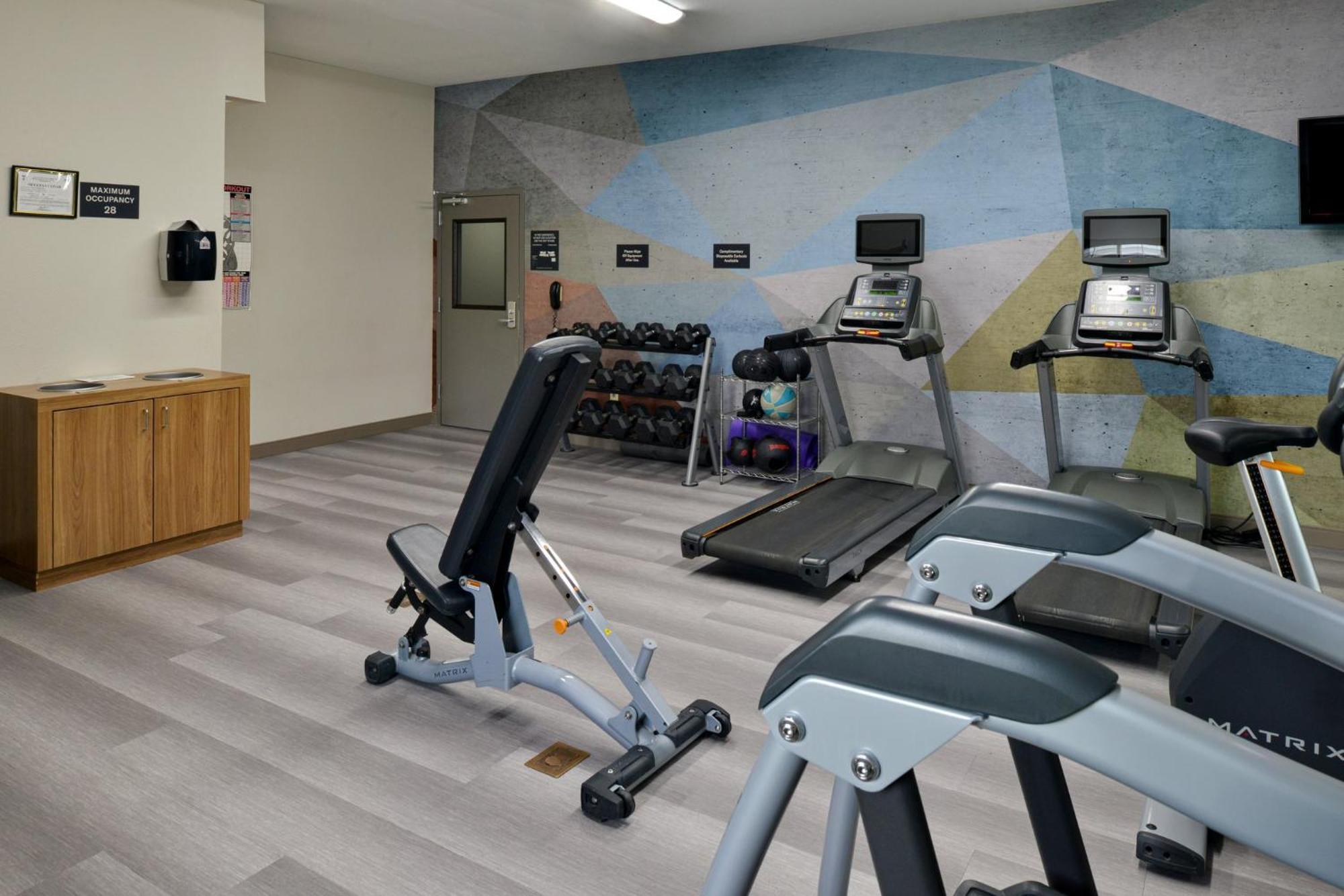 Candlewood Kansas Northeast By Ihg